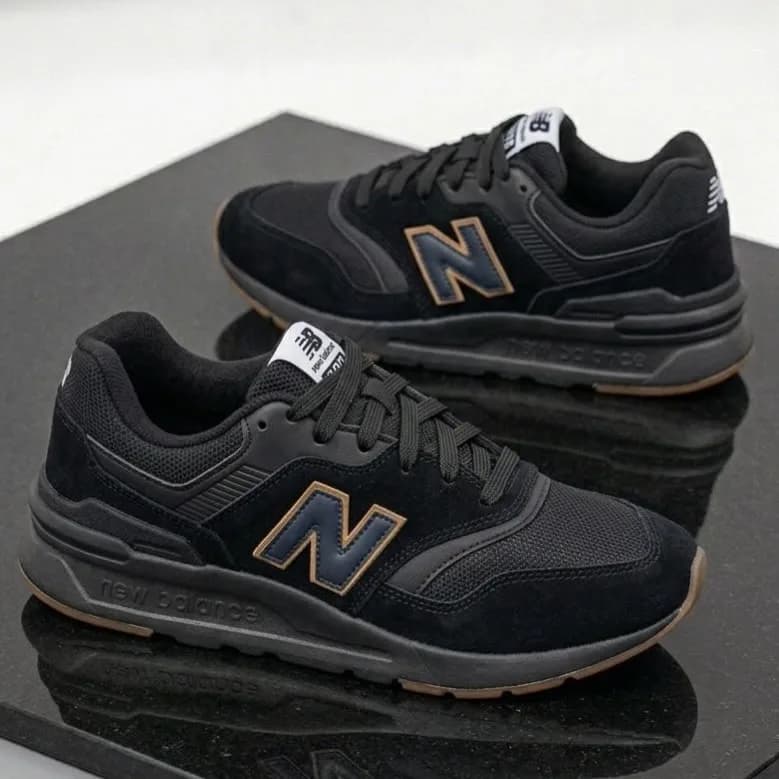 New Balance 997 preto e caramelo