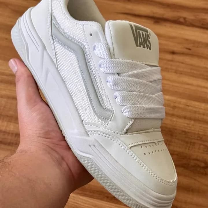 Vans branco e cinza de couro