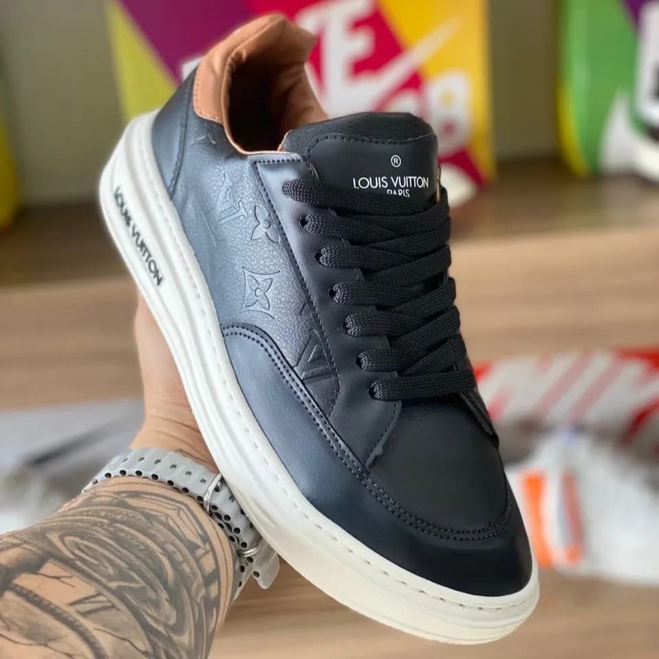 Louis Vuitton preto de couro