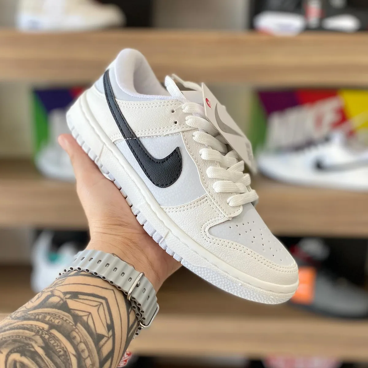 Nike Dunk Low creme e preto