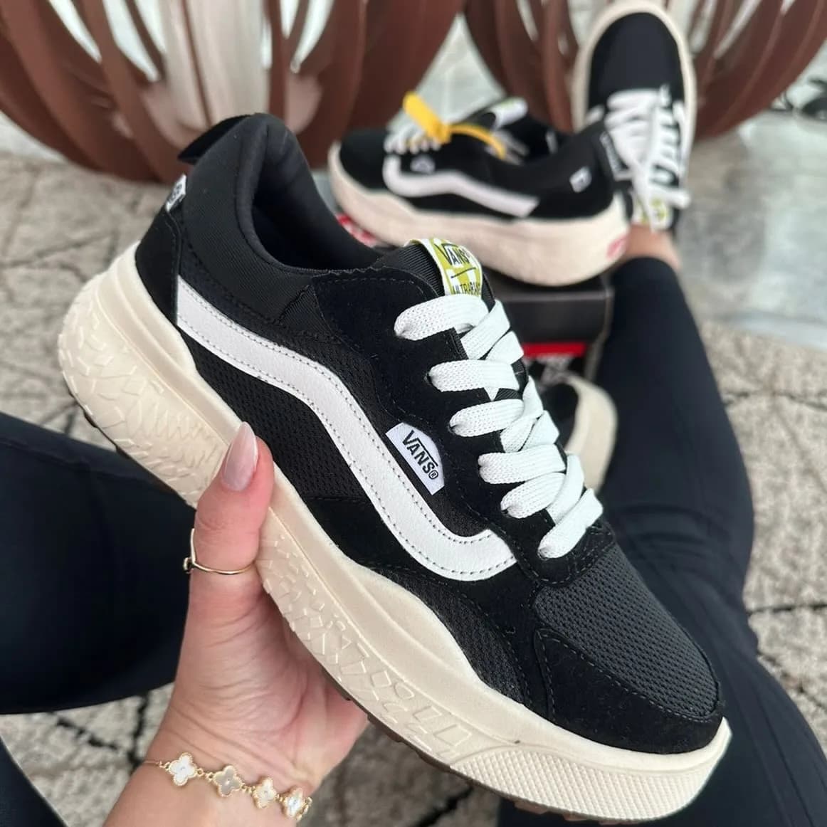 Vans Knu Skool preto e branco